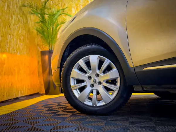 Renault Captur 1.0 TCe Intens 34