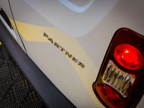 Peugeot Partner 1.6 HDi Confort 21