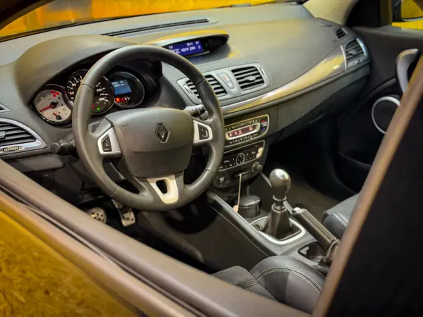 Renault Mégane Coupe 1.5 dCi GT Line SS 32