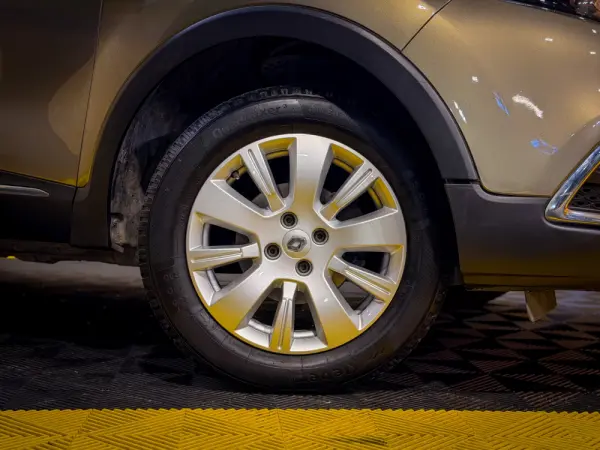 Renault Captur 1.0 TCe Intens 6