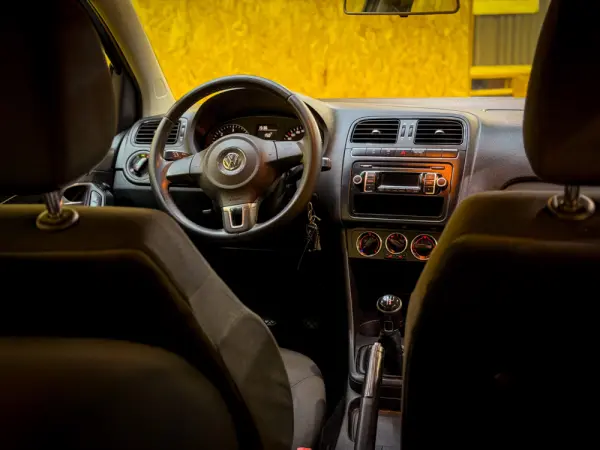 Volkswagen Polo 1.2 TDi Confortline 12