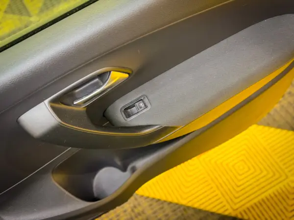 Volkswagen Polo 1.2 TDi Confortline 17