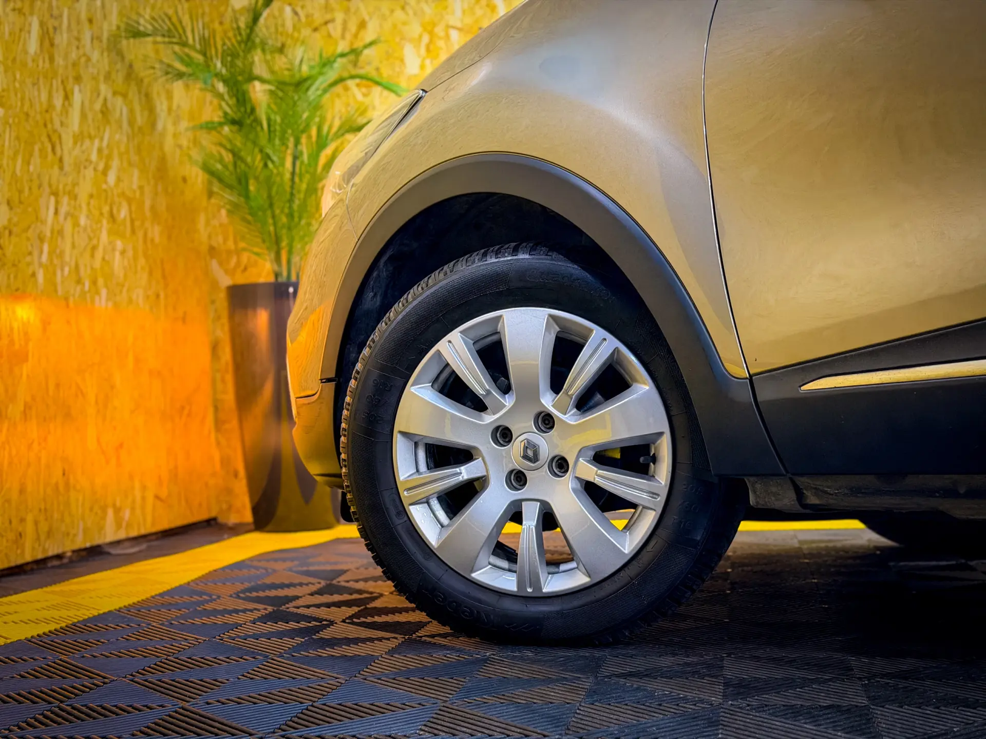 Renault Captur 1.0 TCe Intens 34