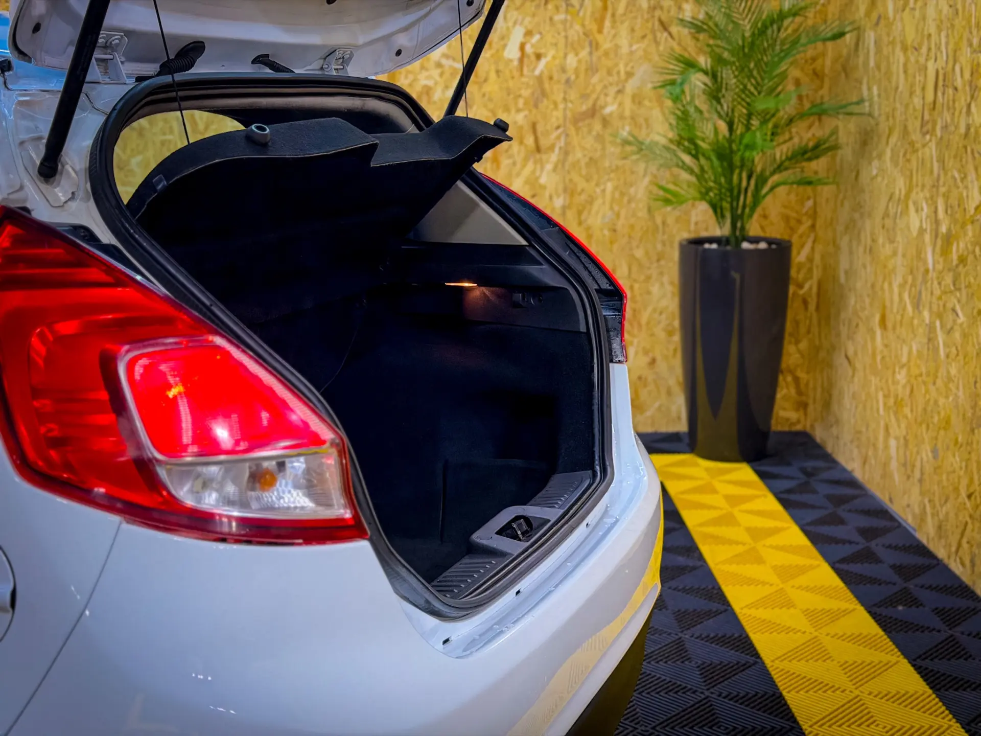 Ford Fiesta 1.5 TDCi Trend 28