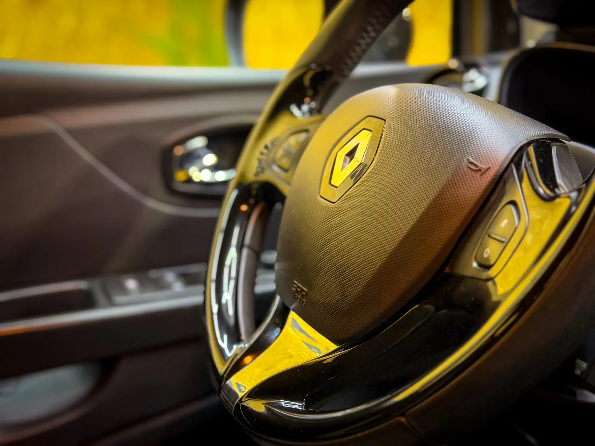 Renault Captur 1.0 TCe Intens 18