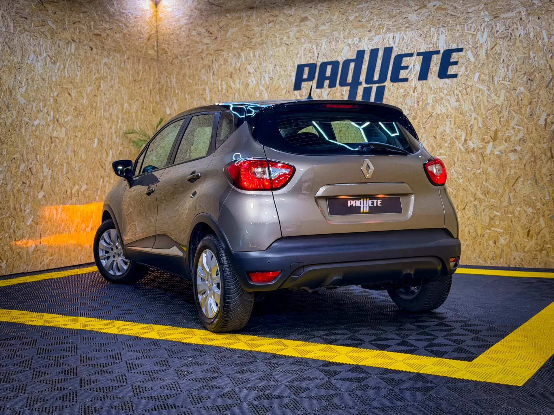 Renault Captur 1.0 TCe Intens 21