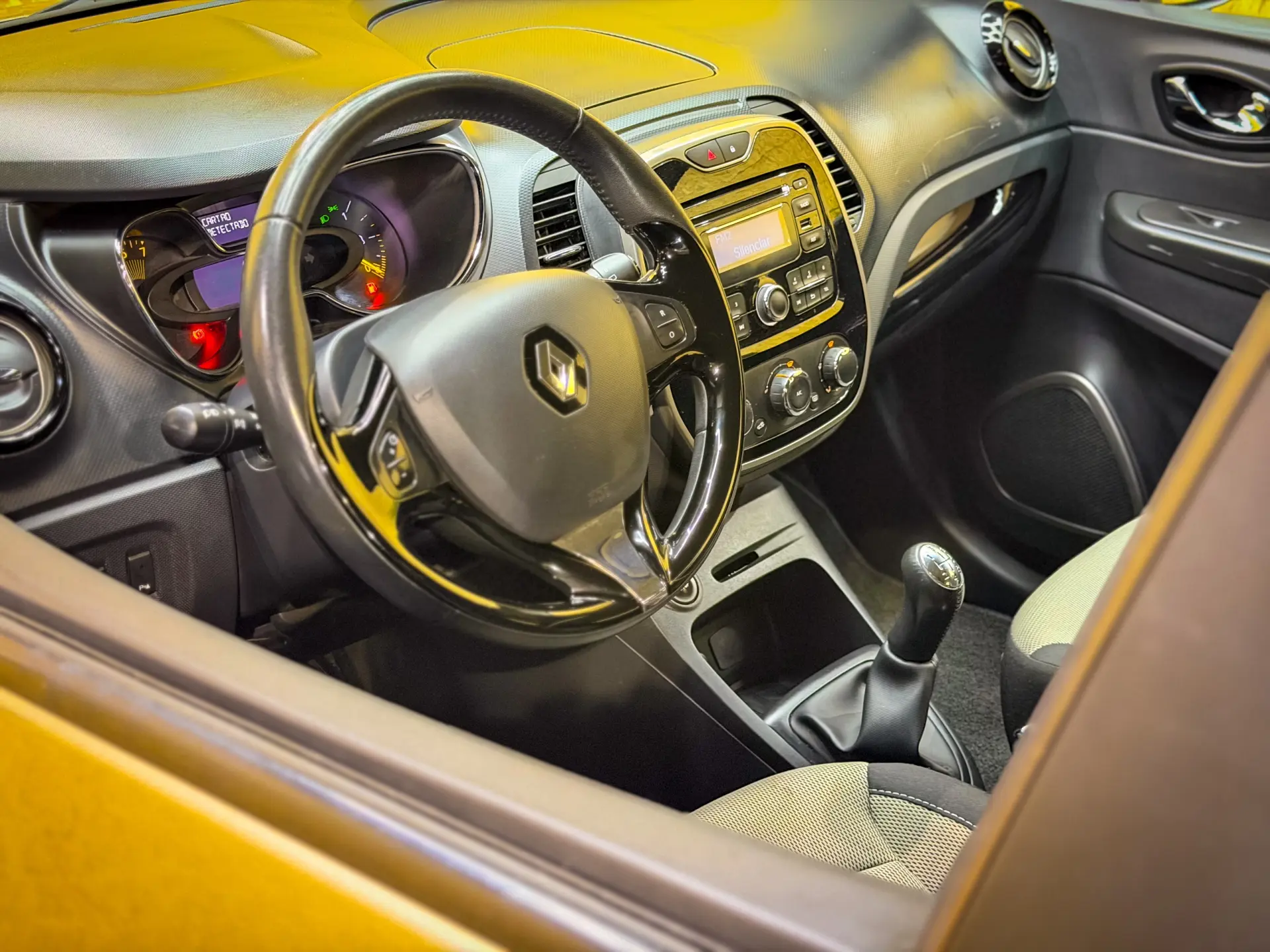 Renault Captur 1.0 TCe Intens 29