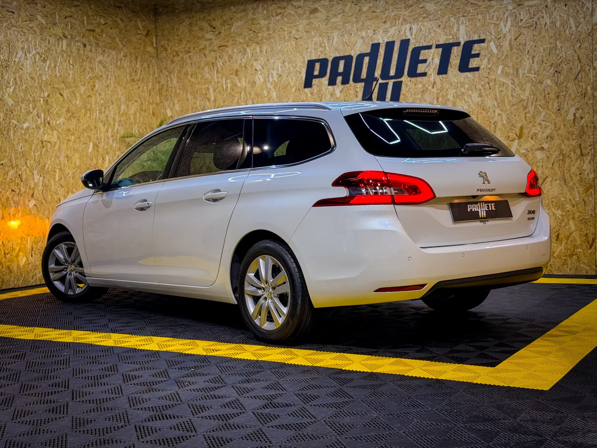 Peugeot 308 1.6 BlueHDi Active 19