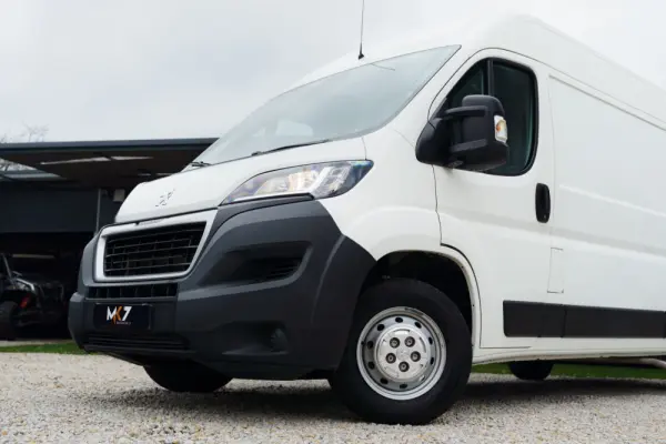 Peugeot Boxer 2.2 BlueHDi 335 L2 CD 14