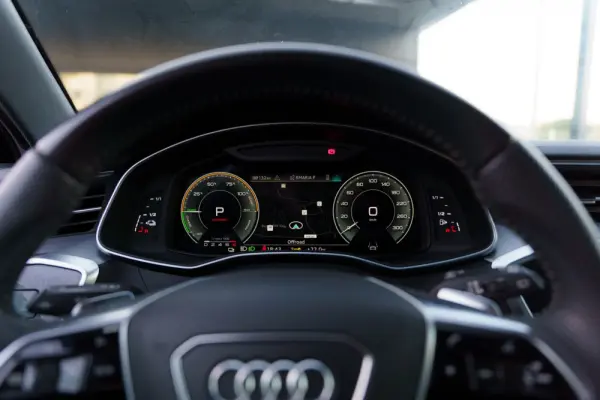 Audi A6 Avant 55 TFSIe quattro S line S tronic 11