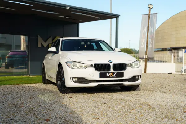 BMW 318 d Line Sport 2