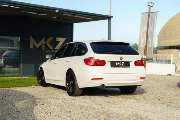 BMW 318 d Line Sport 3