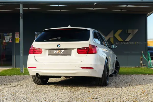 BMW 318 d Line Sport 4