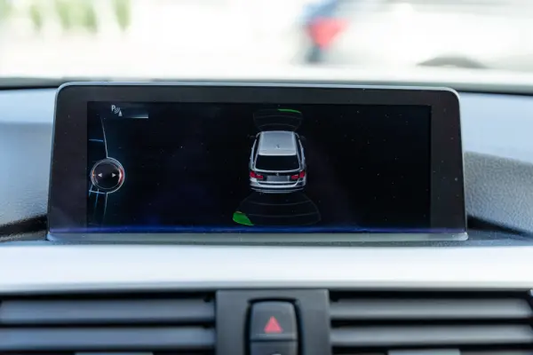 BMW 318 d Line Sport 13