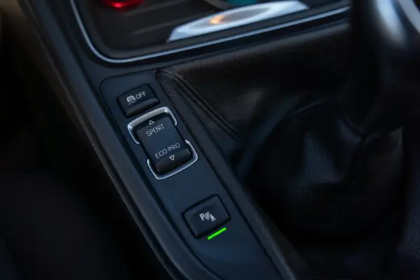 BMW 318 d Line Sport 23