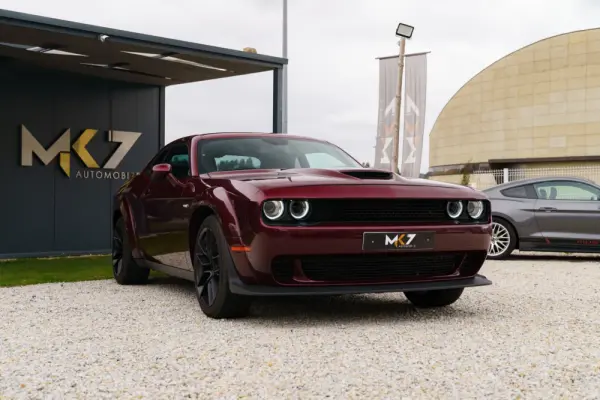 Dodge Challenger Auto SXT Plus 2