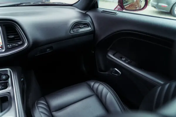 Dodge Challenger Auto SXT Plus 10