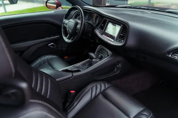 Dodge Challenger Auto SXT Plus 27