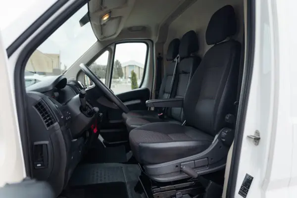 Peugeot Boxer 2.2 BlueHDi 335 L2 CD 7