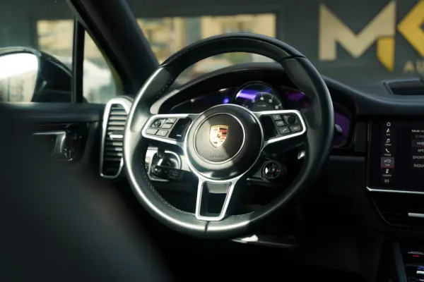 Porsche Cayenne Coupé E-Hybrid Platinum Edition 10