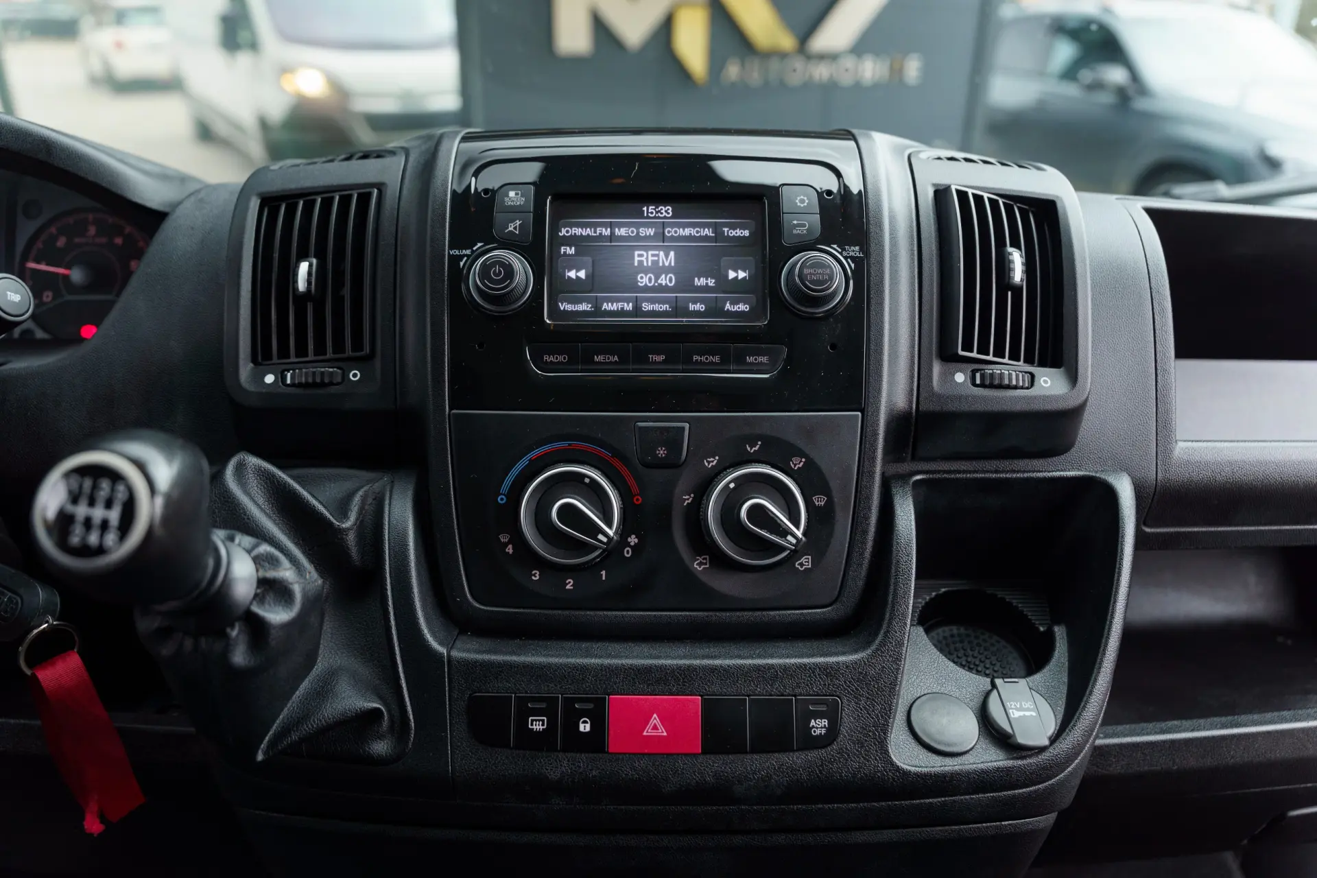 Peugeot Boxer 2.2 BlueHDi 335 L2 CD 8