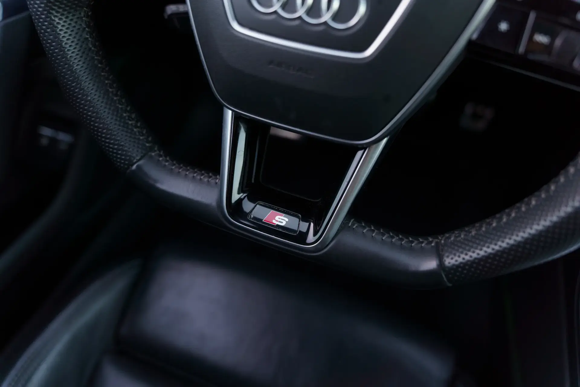 Audi A6 Avant 55 TFSIe quattro S line S tronic 17