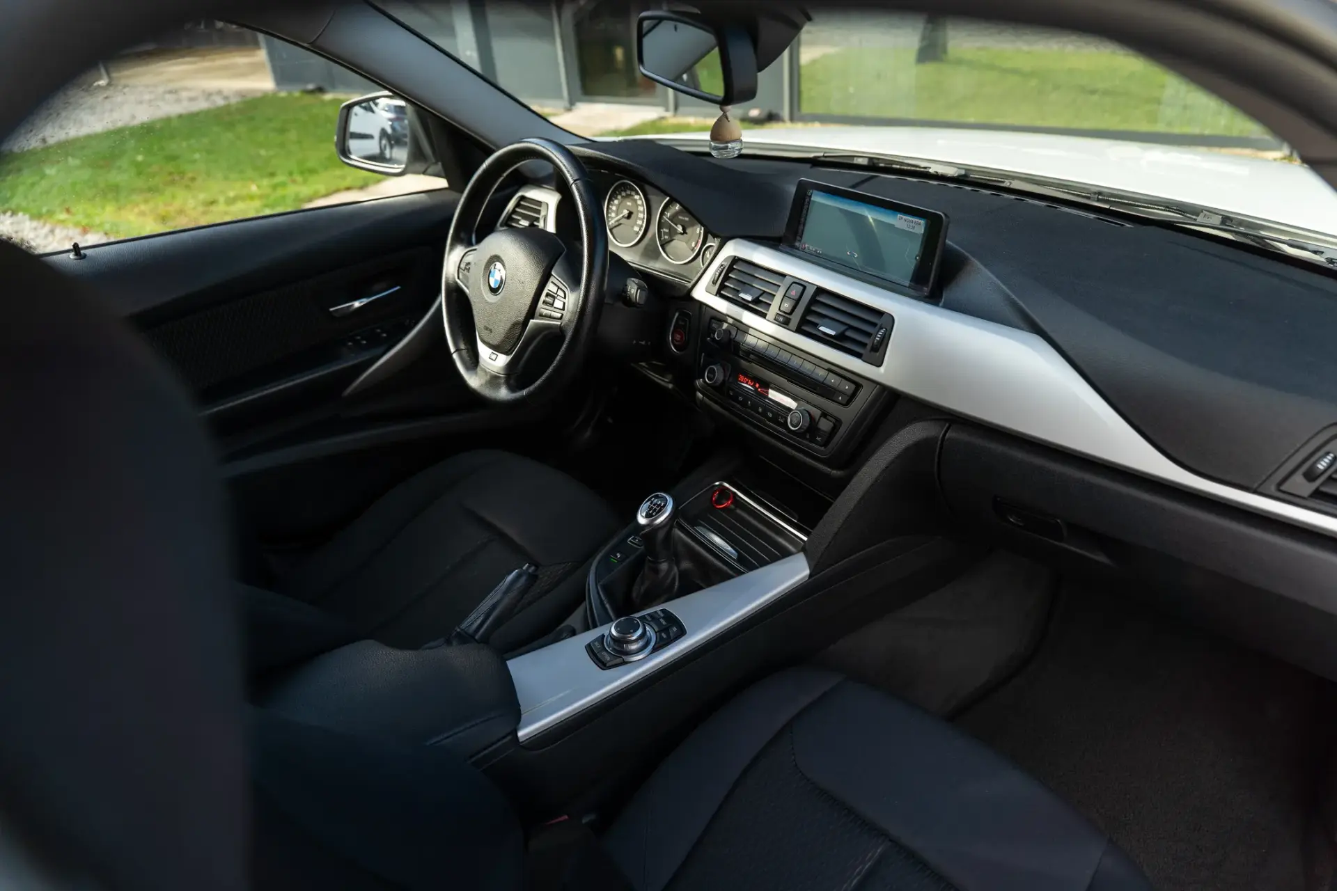 BMW 318 d Line Sport 7