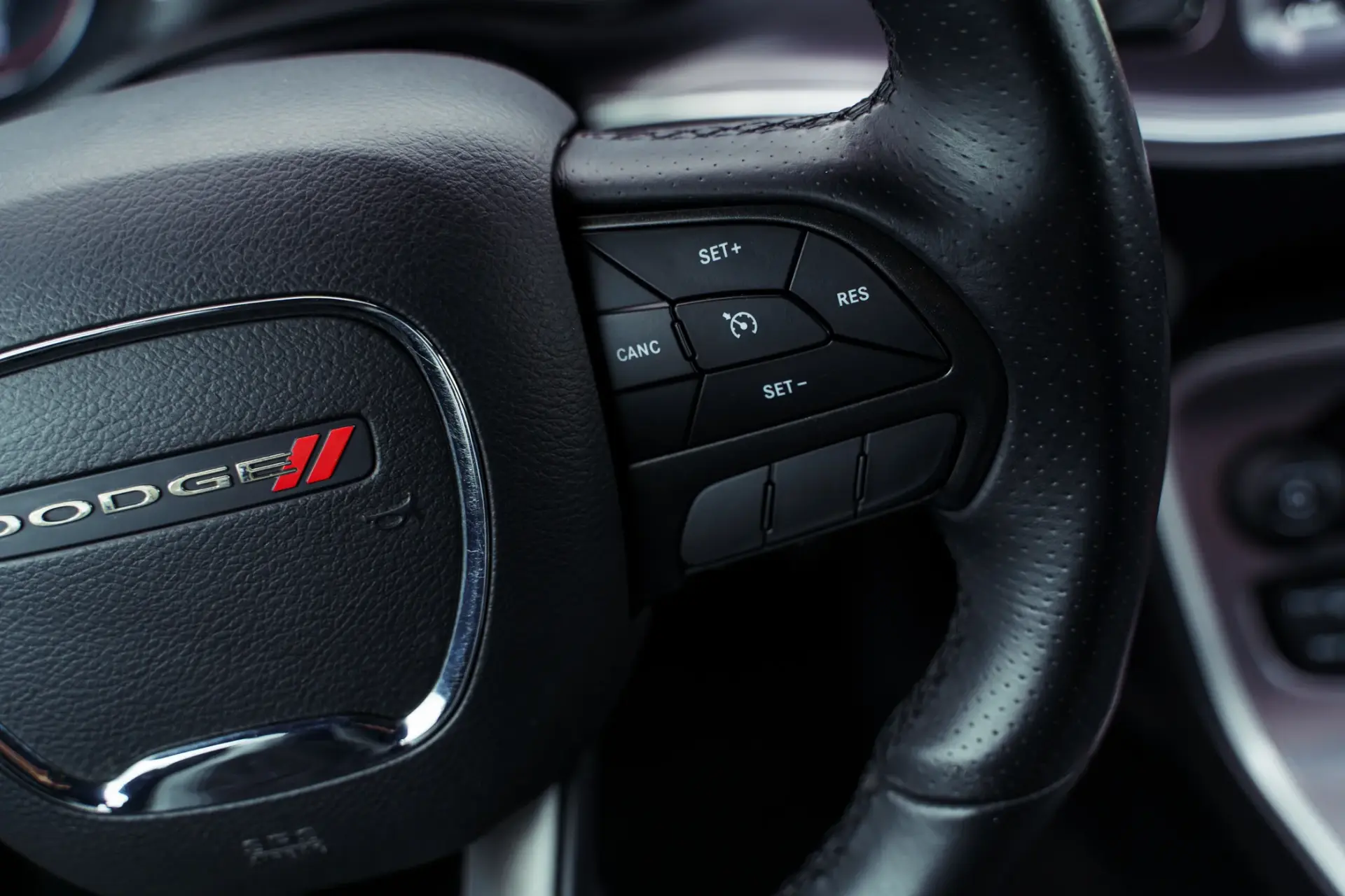 Dodge Challenger Auto SXT Plus 14