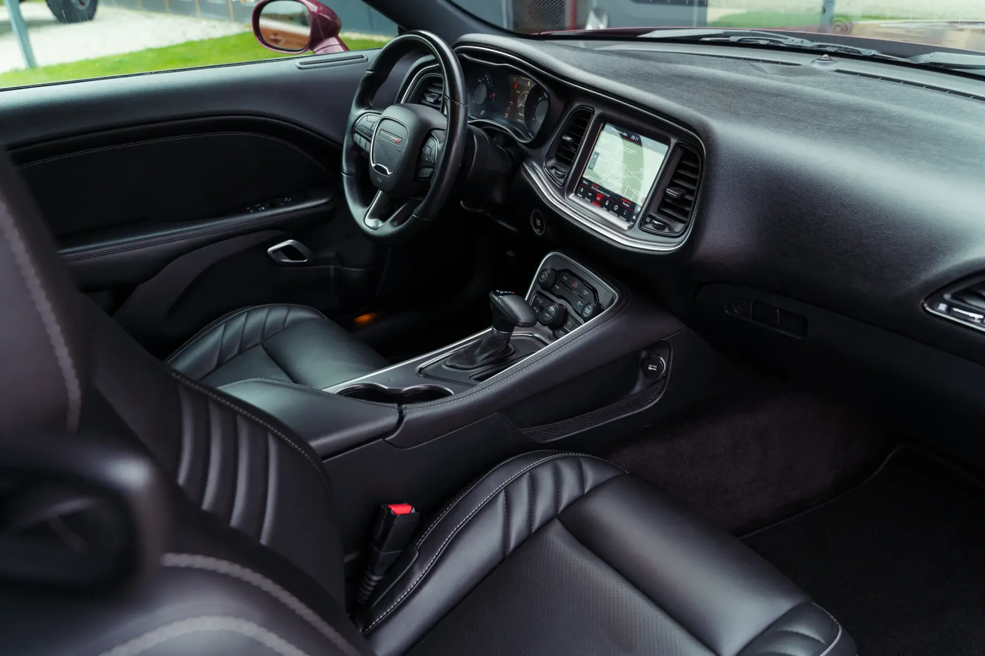 Dodge Challenger Auto SXT Plus 27