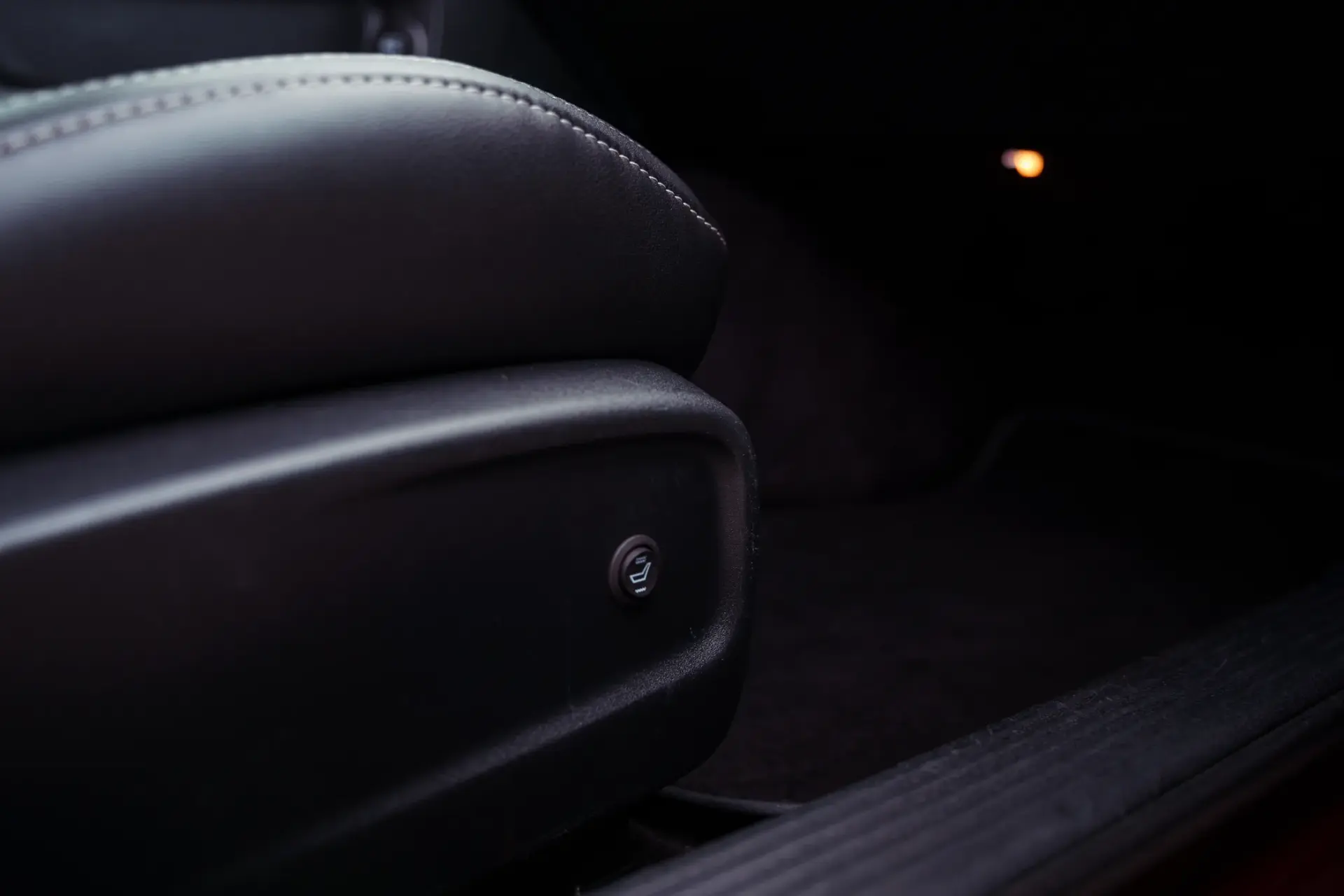 Dodge Challenger Auto SXT Plus 30