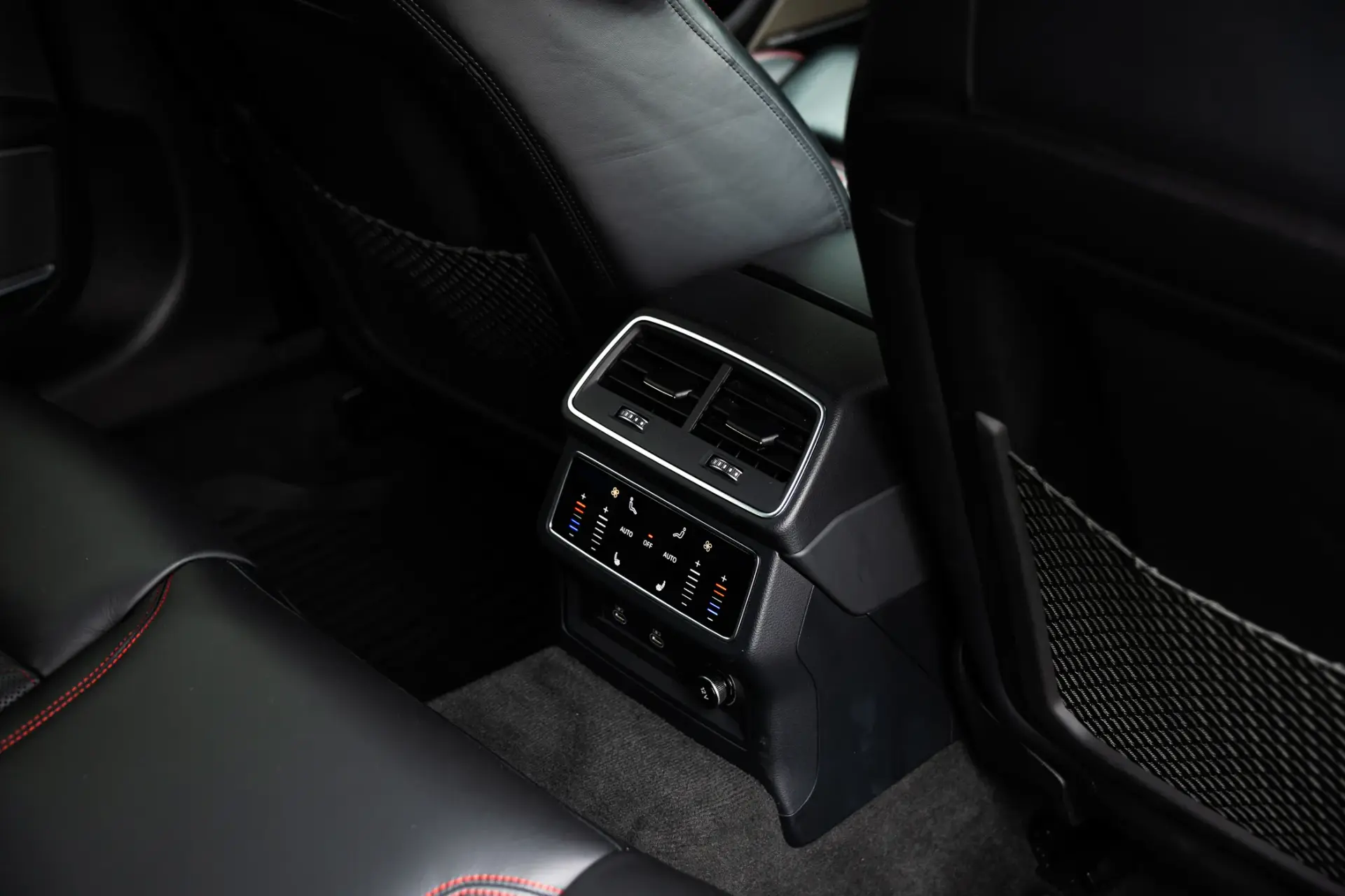 Audi RS6 Avant 4.0 TFSi Plus quattro Tiptronic 29