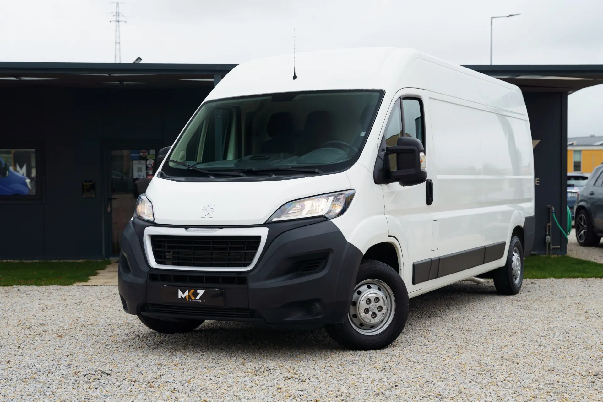 Peugeot Boxer 2.2 BlueHDi 335 L2 CD 2