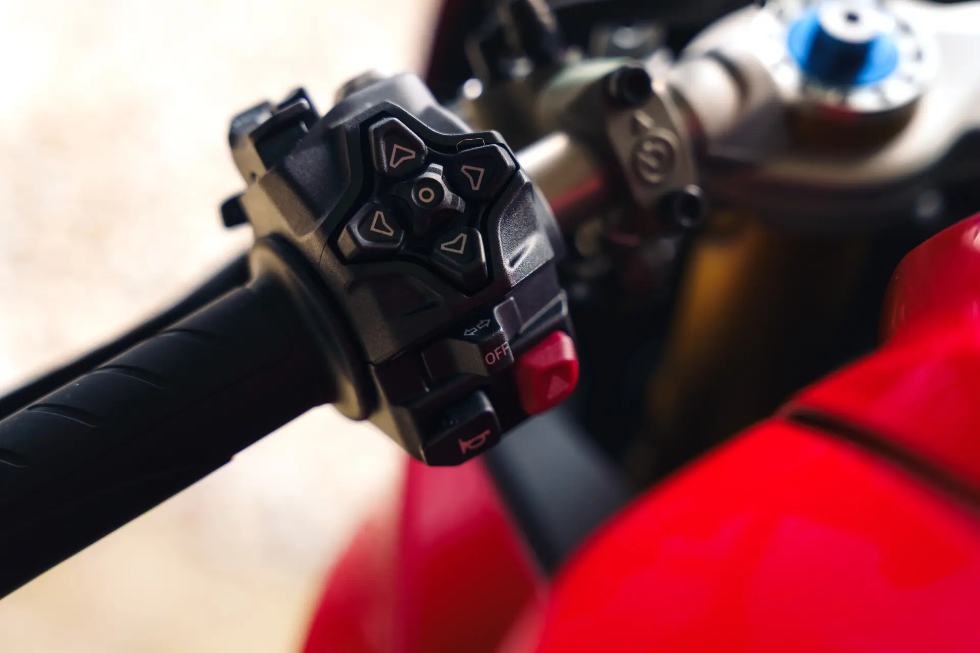 Ducati Panigale V2 V2S 2025 17