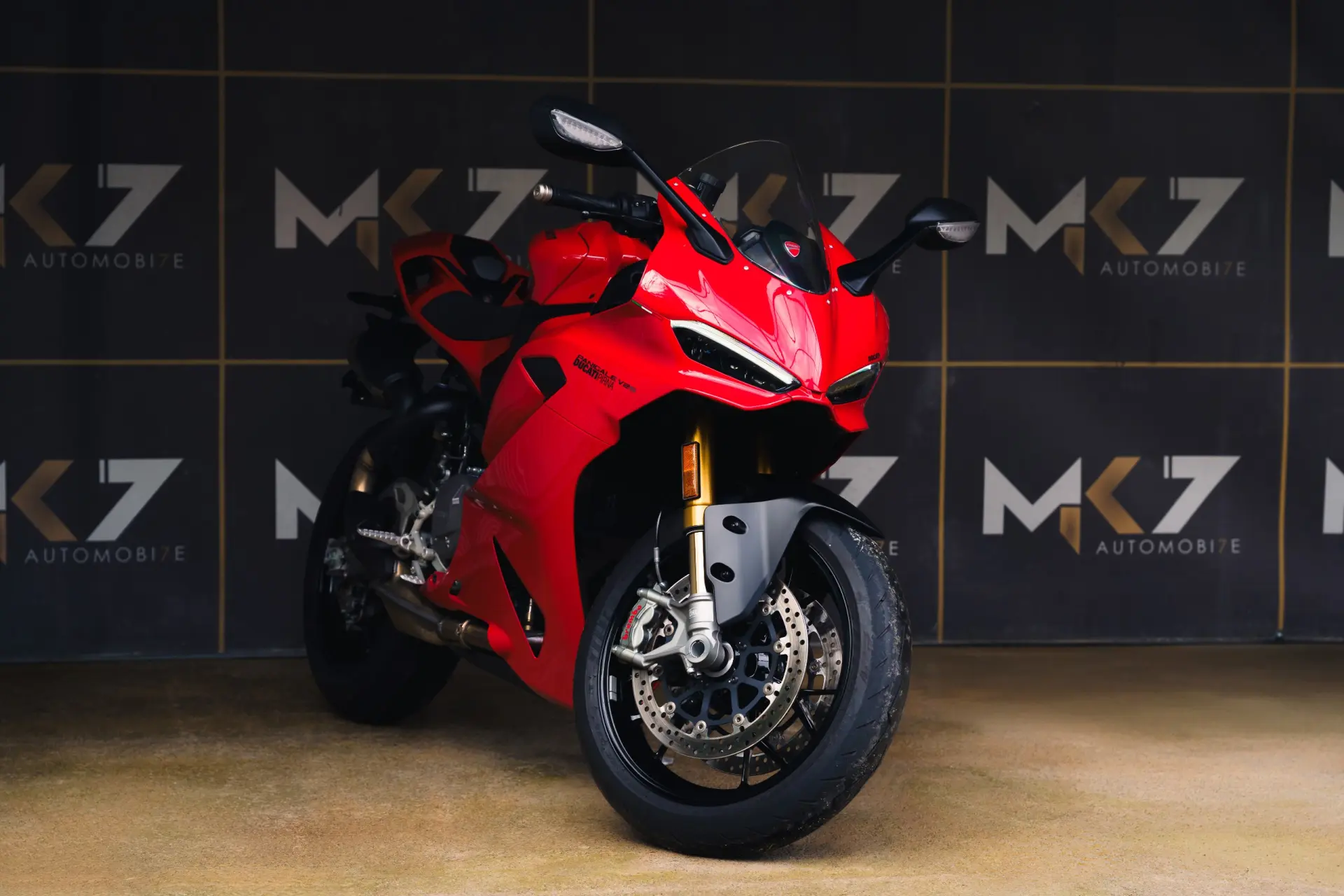 Ducati Panigale V2 V2S 2025 1