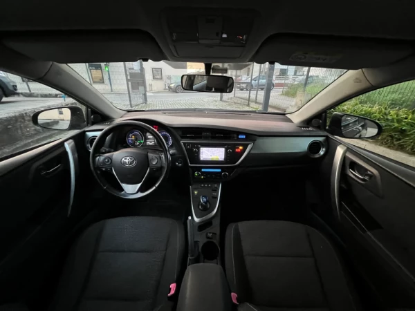 Toyota Auris 1.8 HSD CONFORT+PACK SPORT+NAVY 19