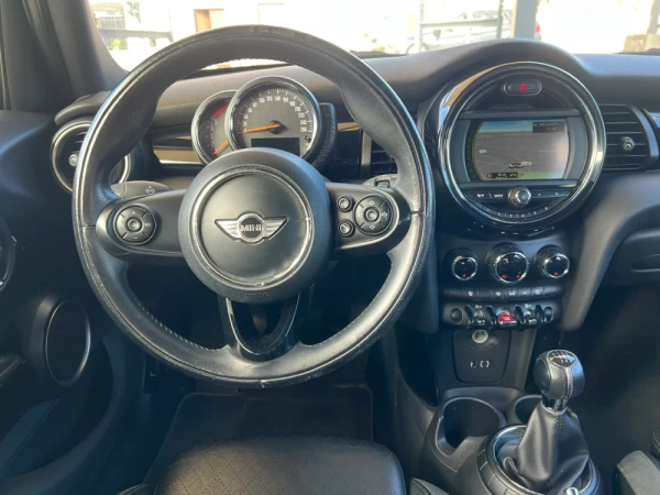 MINI 5 Portas Cooper SD 24