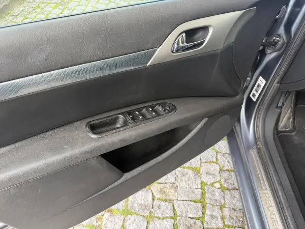 Peugeot 407 SW 1.6 HDi Executive 15