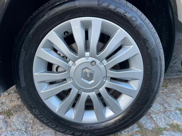 Renault Clio 1.2 16V GT 3p 13