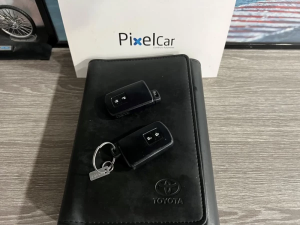 Toyota Auris 1.8 HSD CONFORT+PACK SPORT+NAVY 40