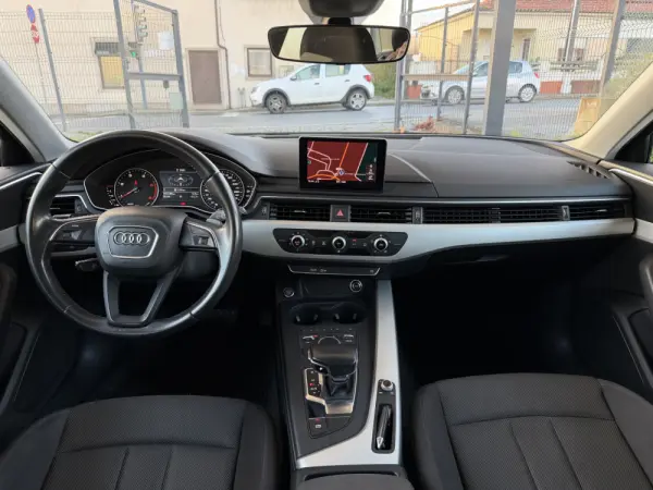 Audi A4 Avant 35 TDI S tronic 19