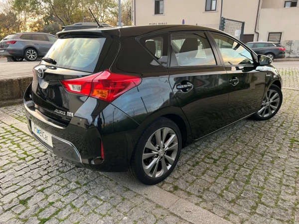 Toyota Auris 1.8 HSD CONFORT+PACK SPORT+NAVY 5