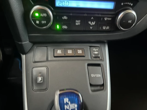 Toyota Auris 1.8 HSD CONFORT+PACK SPORT+NAVY 29