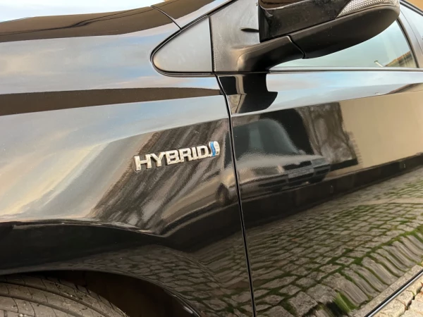 Toyota Auris 1.8 HSD CONFORT+PACK SPORT+NAVY 14