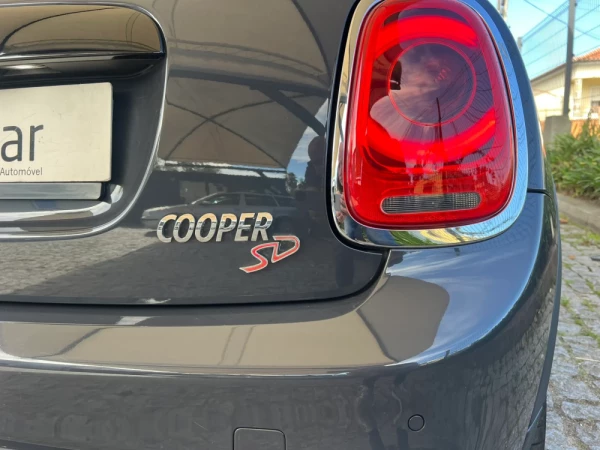 MINI 5 Portas Cooper SD 15