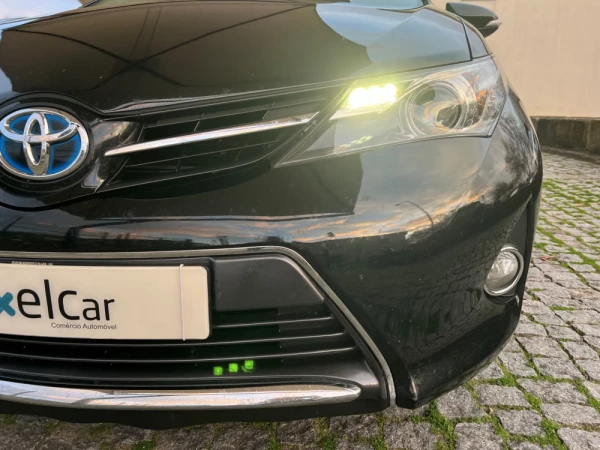 Toyota Auris 1.8 HSD CONFORT+PACK SPORT+NAVY 11