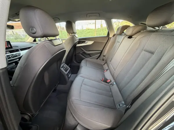 Audi A4 Avant 35 TDI S tronic 38