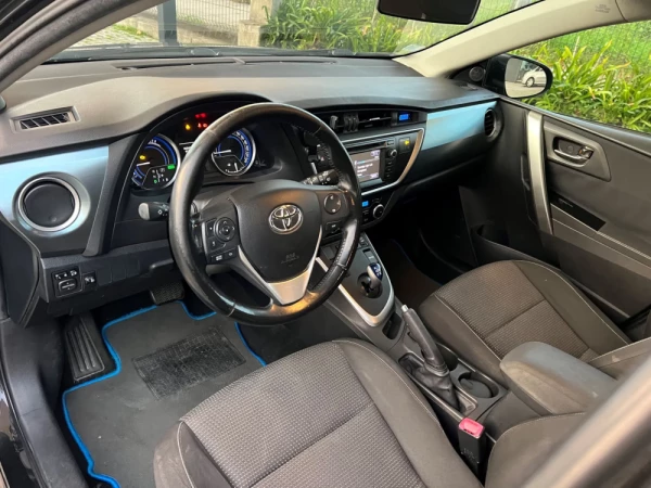 Toyota Auris 1.8 HSD CONFORT+PACK SPORT+NAVY 18