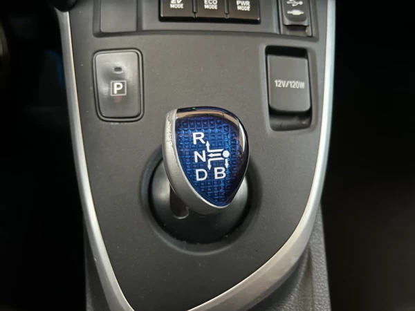 Toyota Auris 1.8 HSD CONFORT+PACK SPORT+NAVY 30