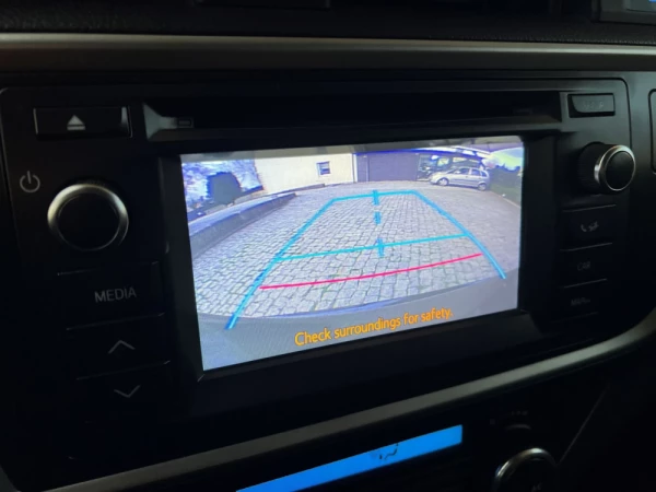 Toyota Auris 1.8 HSD CONFORT+PACK SPORT+NAVY 27