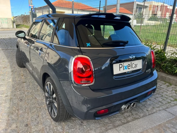 MINI 5 Portas Cooper SD 9